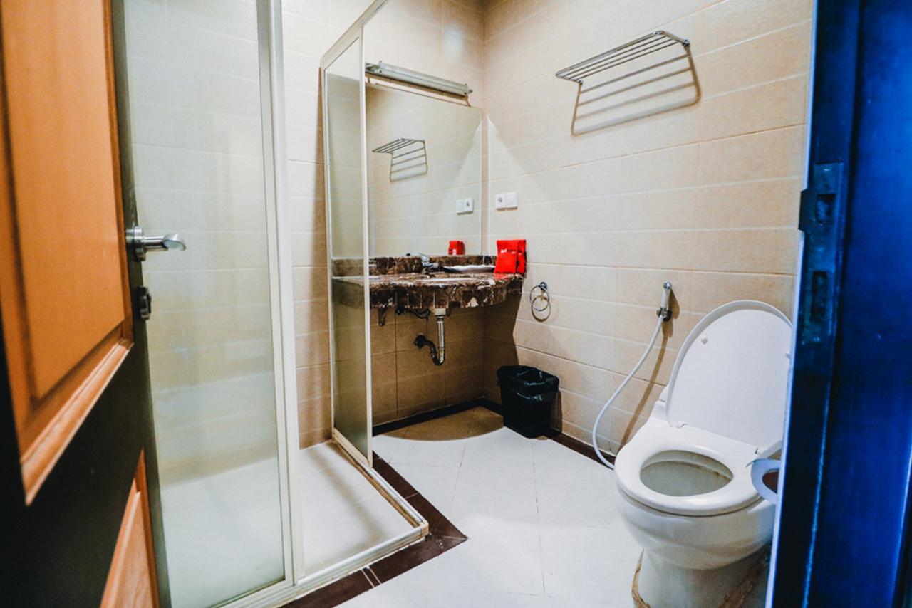Reddoorz Premium @Jalan Jendral Sudirman Palembang Hotel Exterior photo