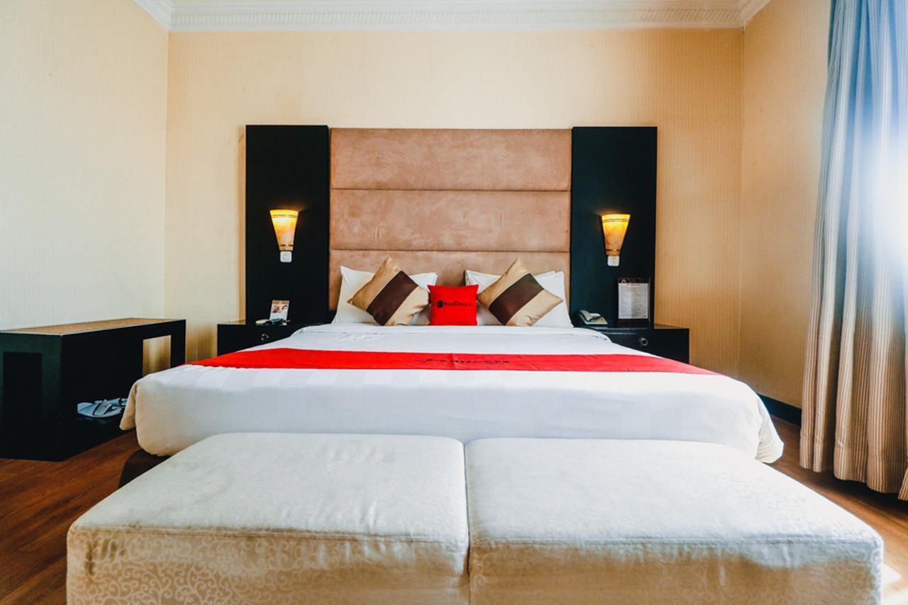 Reddoorz Premium @Jalan Jendral Sudirman Palembang Hotel Exterior photo
