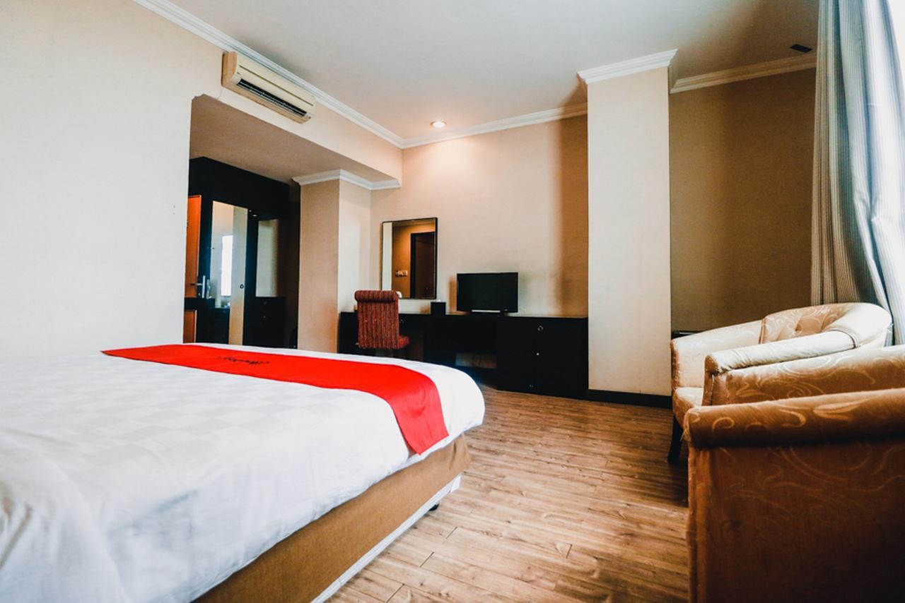 Reddoorz Premium @Jalan Jendral Sudirman Palembang Hotel Exterior photo
